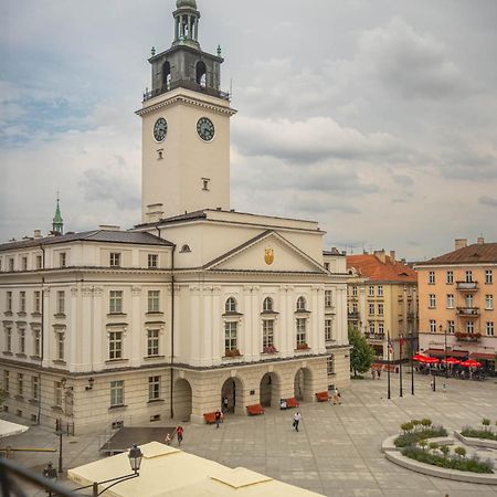 Apartamenty Na Starowce - 3 Pietro Z Widokiem Na Ratusz, Rynek Glowny I Centrum Kalisz  Exterior photo
